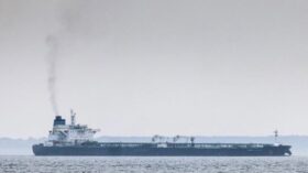 Japan importiert erstmals seit zwei Jahren russisches Öl vom sanktionierten Tanker „Voyager“. Taiyo Oil bestätigt Lieferung auf Anfrage der Regierung.