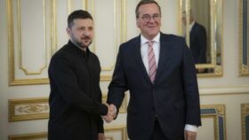 Deutschland plant bis zu 9 Mrd. Euro Militärhilfe für die Ukraine. Fokus: Langstreckenwaffen, Drohnen, gemeinsame Produktion. Pistorius sprach in Kiew.