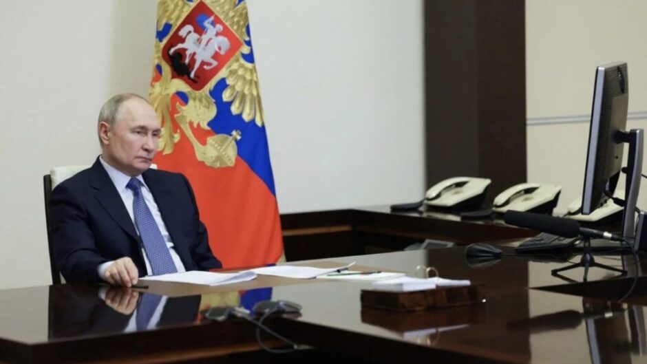 Putin telefoniert nach Israels Angriff mit Iran, Irak und Israel – äußert Kritik, Beileid und bietet Moskaus Vermittlung im Nahostkonflikt an.