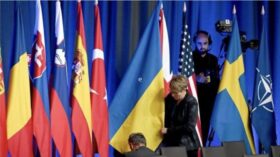 NATO streicht Ukraine-Sitzung beim Gipfel in Den Haag – laut Politico wegen geänderten Zeitplans durch Donald Trump. Zelensky nur zum Eröffnungsdinner geladen.