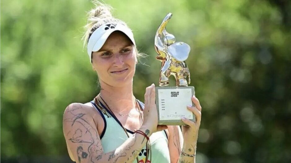 Vondroušová holt den Titel beim WTA Berlin Tennis Open mit Sieg über Wang Xinyu. Sabalenka scheidet überraschend früh aus. Alle Ergebnisse & Highlights!