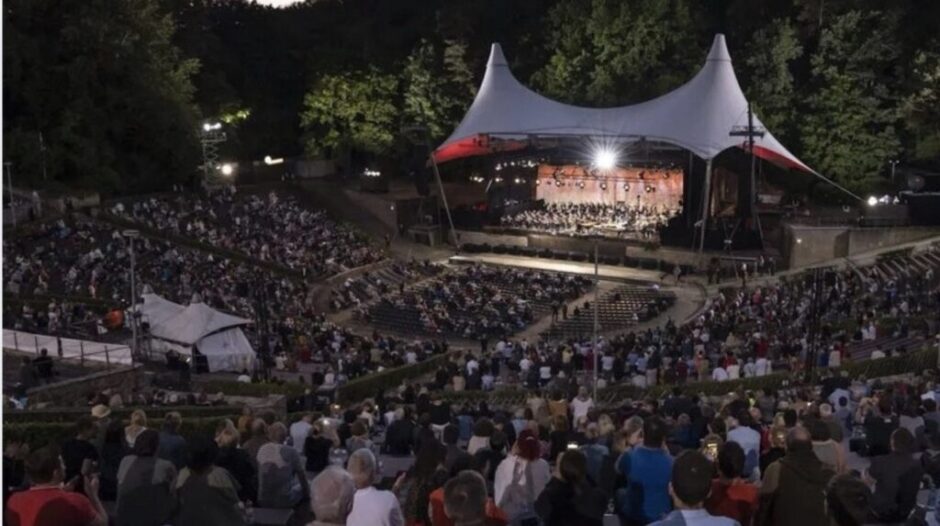 Berliner Philharmoniker feiern am 27. & 28. Juni 2025 ihr Sommer-Finale mit Gustavo Dudamel in der Waldbühne – Open-Air, Emotionen und Musikgenuss pur.