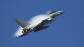 Deutschland ändert Kurs: Die Merz-Regierung prüft den Export von Eurofighter Typhoon an die Türkei. Ein zuvor gestoppter Vertrag könnte reaktiviert werden.