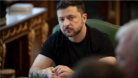Selenskyj begrüßt EU-Beschlüsse zur Ukraine: Sicherheitsunterstützung, Druck auf Russland und Anerkennung von Reformen – trotz Kriegszustand.