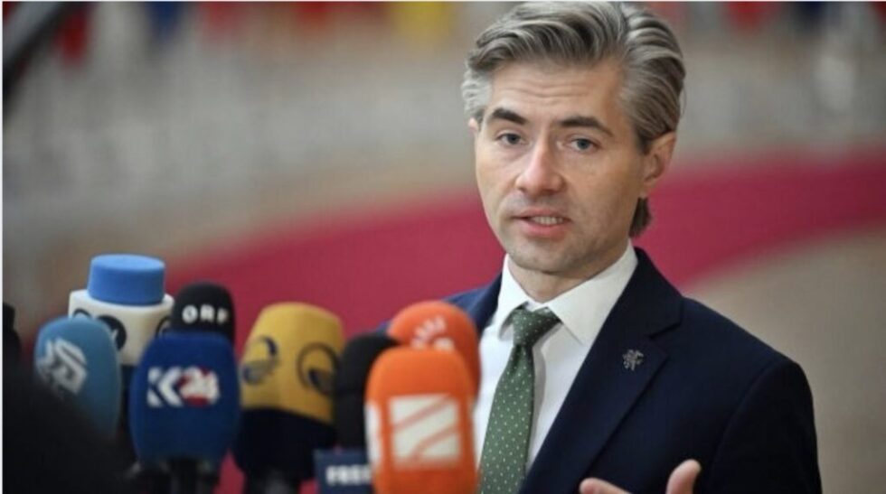 Litauen tritt aus dem Vertrag zum Verbot von Antipersonenminen aus. Grund ist die wachsende Bedrohung durch Russland und die veränderte Sicherheitslage in Europa.