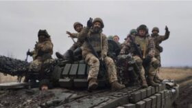 Russlands Sommeroffensive scheitert laut Telegraph: Trotz massiver Angriffe hält die Ukraine ihre Linien. Experten sehen operative Erschöpfung auf russischer Seite.