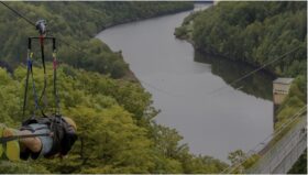 Erlebe 2025 die besten Ziplines in Deutschland – mit TÜV-geprüfter Sicherheit, Adrenalin pur & Naturgenuss. Ideal für Mutige, Familien & Entdecker.