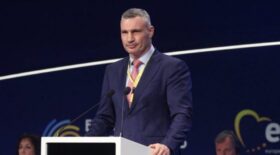 Kiews Bürgermeister Klitschko erklärt in einem DW-Interview, warum militärische und wirtschaftliche Stärke der Schlüssel zum Respekt und zur internationalen Hilfe ist.