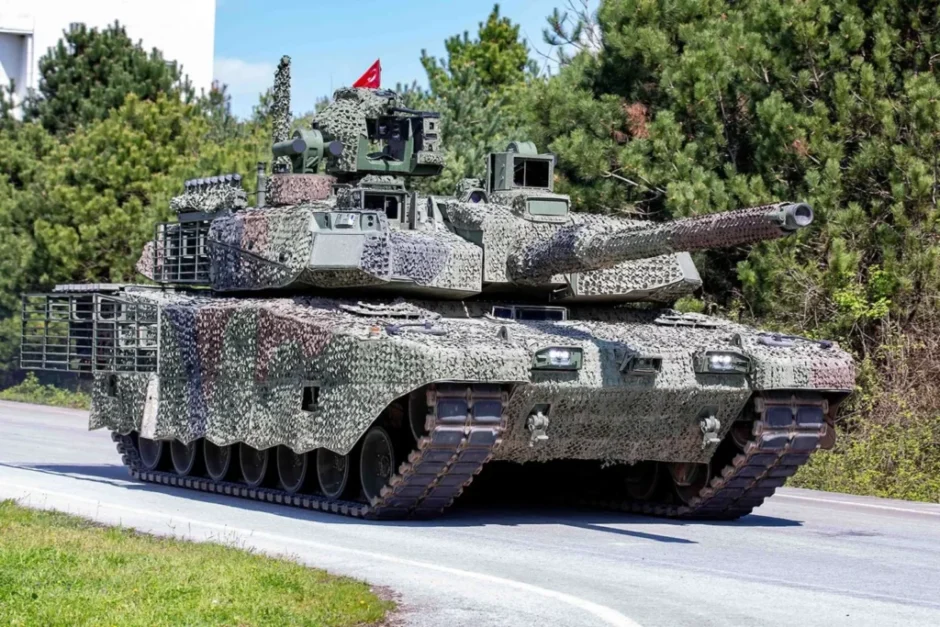 Die Türkei liefert ab 2025 den neuen Kampfpanzer Altay T1. Mit moderner Technik soll er alte Modelle ersetzen und die NATO-Position Ankaras stärken.