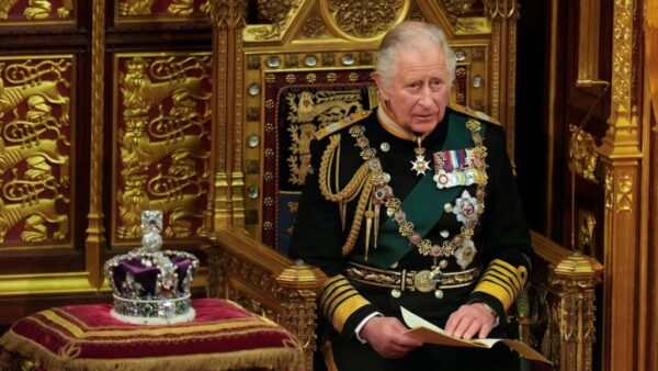 König Charles III. kämpft mit gesundheitlichen Problemen – Berichte über Krebs, Schmerzmittel und psychische Belastung mehren sich. Die Monarchie steht vor Herausforderungen.