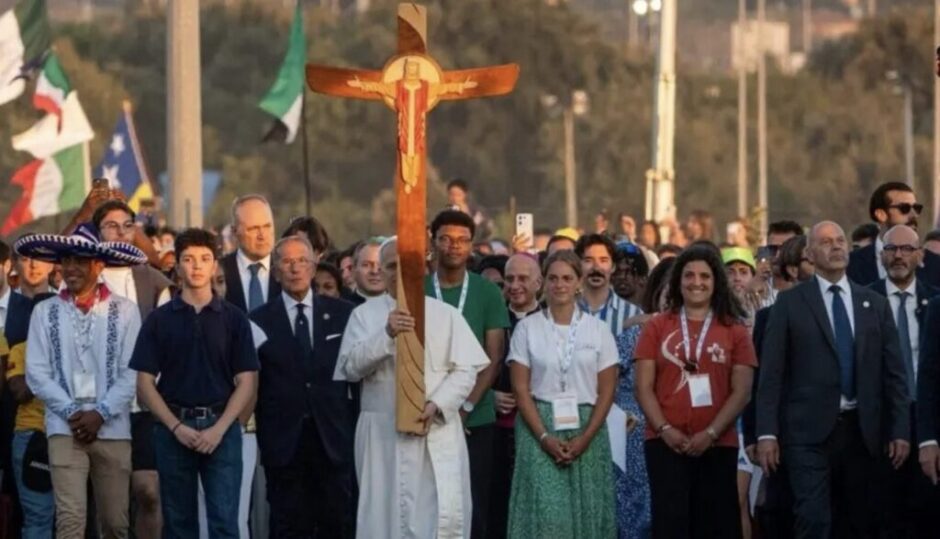 Papst Leo XIV. beendet das Weltjugendtreffen 2025 in Rom mit einer Messe vor über einer Million Jugendlichen. Nächstes Treffen: Seoul 2027.