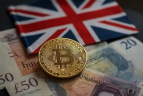 Großbritannien verschärft die Sanktionen gegen russische Kryptonetze. Neue Maßnahmen betreffen Banken, Token und Kryptobörsen mit Milliardenvolumen.