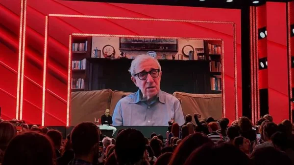 Woody Allen tritt beim Moskauer Filmfestival auf. Ukraine reagiert empört. Der Skandal-Regisseur erneut im Fokus internationaler Kritik.