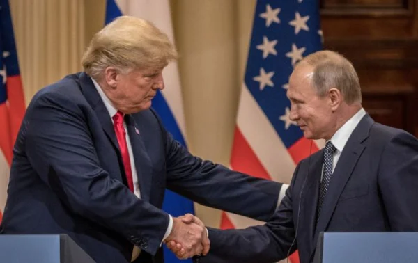 Donald Trump und Giorgia Meloni diskutierten über ein mögliches Treffen mit Wladimir Putin im Vatikan. Haftbefehl gegen Putin könnte Pläne erschweren.