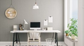 Tipps zur Home-Office-Organisation für maximale Produktivität. Erfahren Sie, wie Sie Ihren Arbeitsplatz ergonomisch, ordentlich und fokussiert gestalten.