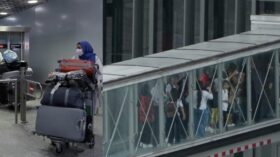 Ein afghanisches Ehepaar verpasste den Flüchtlingsflug nach Hannover, weil es in Istanbul shoppen ging. 45 statt 47 Personen landeten im Rahmen des Aufnahmeprogramms.