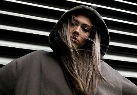 Von Casual bis Elegant: Styling-Ideen für den Damen Hoodie
