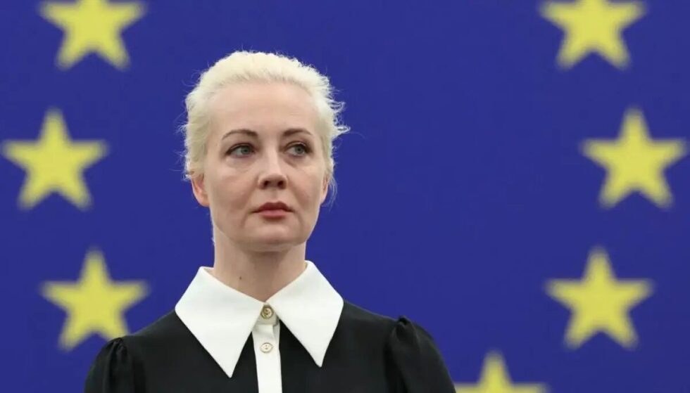 Neue Untersuchungen bestätigen laut Nawalnys Ehefrau die Vergiftung des Kreml-Kritikers. Julia Nawalnaja fordert internationale Aufklärung und mehr Druck auf Russland.