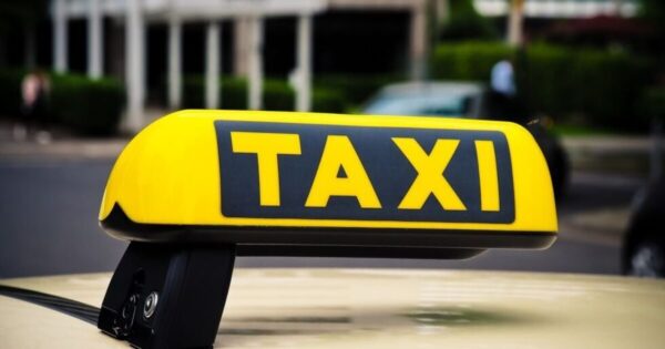 Erfahren Sie 9 Dinge, die Taxifahrer an Fahrgästen hassen. Vermeiden Sie diese Fehler, um eine angenehme Fahrt zu haben und Ärger zu vermeiden. Von Lärm bis Müll: Hier sind die Top 9.