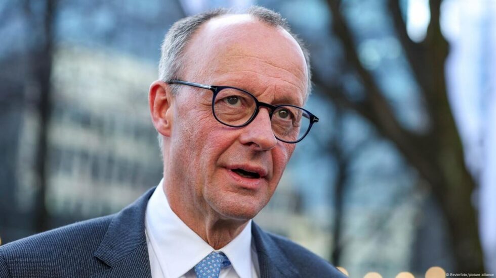 Friedrich Merz warnt in Düsseldorf: Europa sei nicht im Krieg, aber auch nicht mehr im Frieden mit Russland. Unterstützung für EU-Plan zu russische