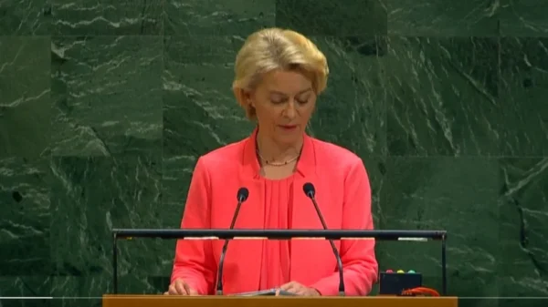 EU gründet Donorengruppe für Palästina. Ursula von der Leyen kündigt 1,6 Mrd. Euro Unterstützung, Wiederaufbau von Gaza und Neustart der palästinensischen Wirtschaft an.