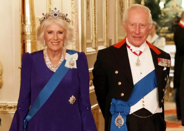 Am 23. Oktober 2025 beten König Charles III. und Papst Leo XIV. in der Sixtinischen Kapelle. Es ist das erste gemeinsame Gebet der Kirchenoberhäupter seit fast 500 Jahren.