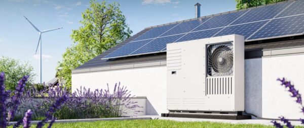 Wärmepumpe oder Solaranlage? Steigende CO2-Kosten machen fossile Heizungen teuer. BAFA-Förderung und PV-Kombination für Ihr energieautarkes Zuhause.