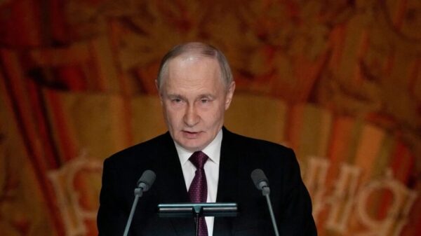 Putin forderte von Trump die Abtretung Donezks im Tausch gegen Teile Chersons und Saporischschjas. Trump will sich bald mit Putin treffen. Selenskyj hoffte auf Tomahawk-Lieferung