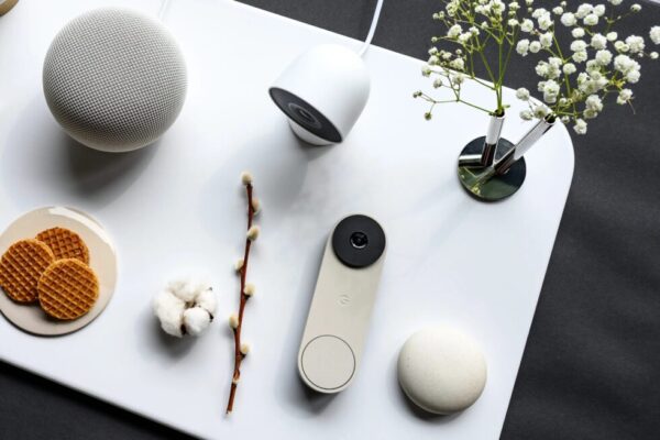 Google Nest 2025: Gemini AI ersetzt Assistant. Neue 2K-Kameras, smarte Türklingel und Google Home Speaker für Deutschland – Preise, Händler und Datenschutz.
