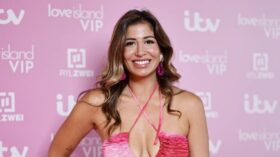 Der Tod eines Realitystars erschüttert die Szene. Eva Benetatou und viele Kollegen trauern öffentlich, nennen aber keinen Namen. Hinweise deuten auf Suizid.