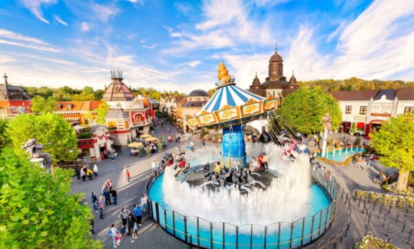 Freizeitparks Deutschland – Entdecken Sie 2025 die Top 10 Abenteuerziele mit Preisen, Öffnungszeiten, Attraktionen & Tipps für Familien, Kinder & Adrenalinfans.