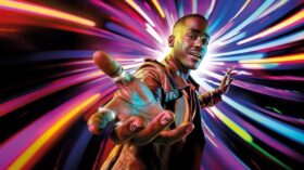 BBC bestätigt: Russell T Davies schreibt das "Doctor Who" Weihnachtsspecial 2026. Partnerschaft mit Disney+ endet. Der 16. Doctor und Staffelstart bleiben offen.