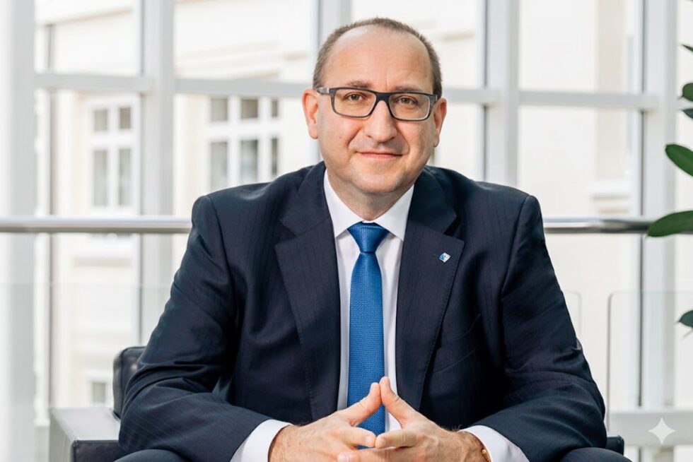 Die Generation Z zögert bei Vorsorge. Stuttgarter CEO Dr. Guido Bader fordert: Transparenz, hybride Beratung und ein neues Selbstverständnis als Versorger sind der Schlüssel zum Erfolg.