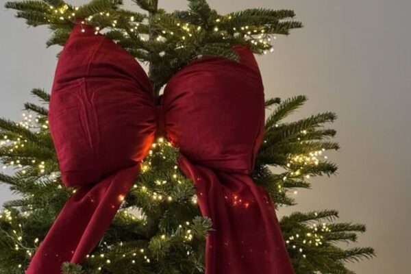 Top-4 Deko-Trends 2025/2026: Entdecken Sie smarte Beleuchtung, nostalgische Elemente und die Aufwertung des Eingangsbereichs. Tipps für Gemütlichkeit.