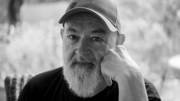 Badesalz-Kultkomiker Gerd Knebel (72) stirbt nach schwerer Krankheit. Karriere, Badesalz-Erfolge, Tod und Bedeutung f&uuml;r deutsche Comedy.