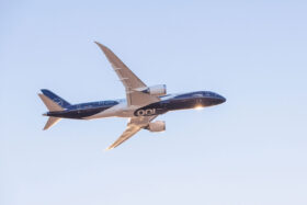 Lufthansa feiert 100 Jahre Flugbetrieb am 6. April 2026. Erfahren Sie alles über die historischen Sonderflüge von Berlin nach Köln und Zürich mit A350 und Boeing 787 Dreamliner.