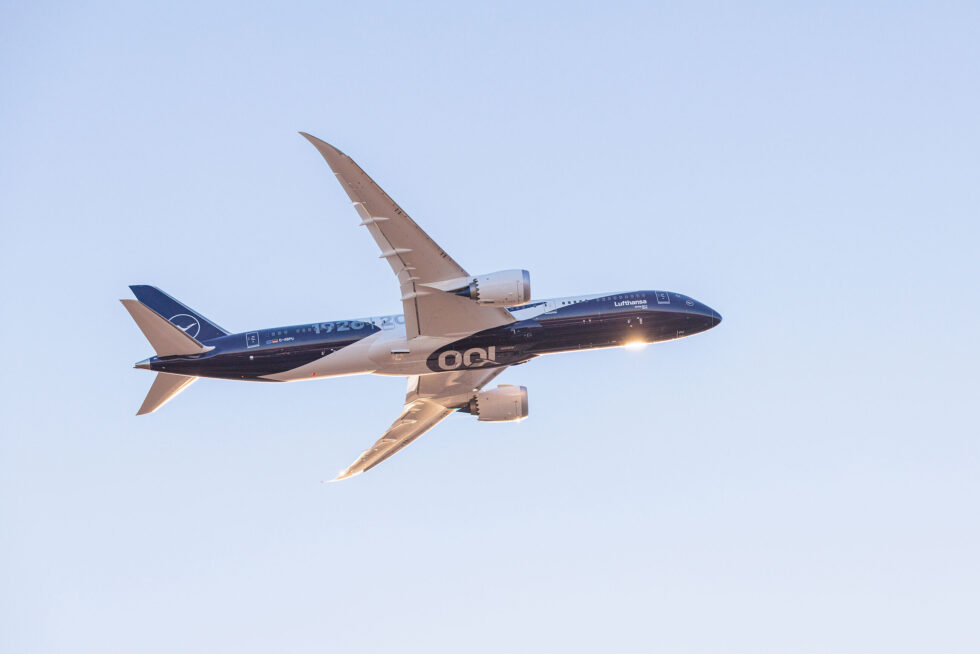 Lufthansa feiert 100 Jahre Flugbetrieb am 6. April 2026. Erfahren Sie alles über die historischen Sonderflüge von Berlin nach Köln und Zürich mit A350 und Boeing 787 Dreamliner.